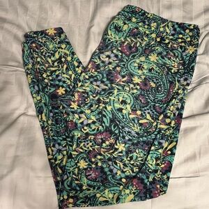 GUC LuLaRoe TC Tall Curvy Green Yellow Floral and Paisley Patterned Leggings